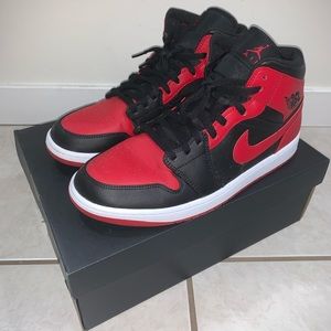 Jordan 1 Mid Banned Size 12US